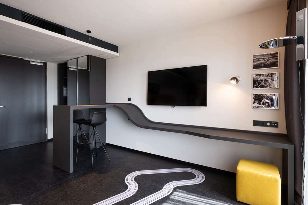 V8 Hotel Koeln At Motorworld Pokoj fotografie